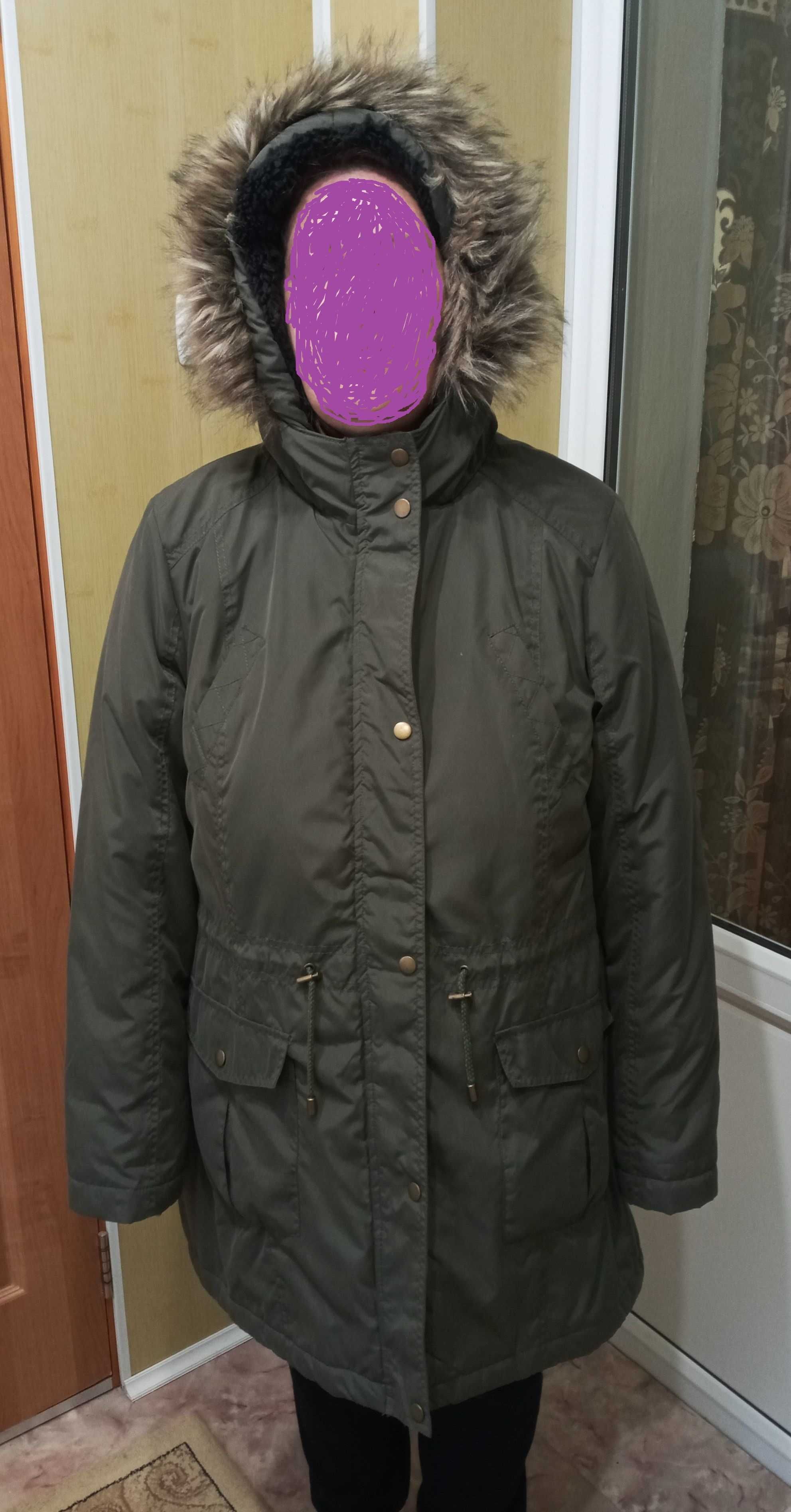 Лёгкая женская синтепоновая куртка с капюшоном