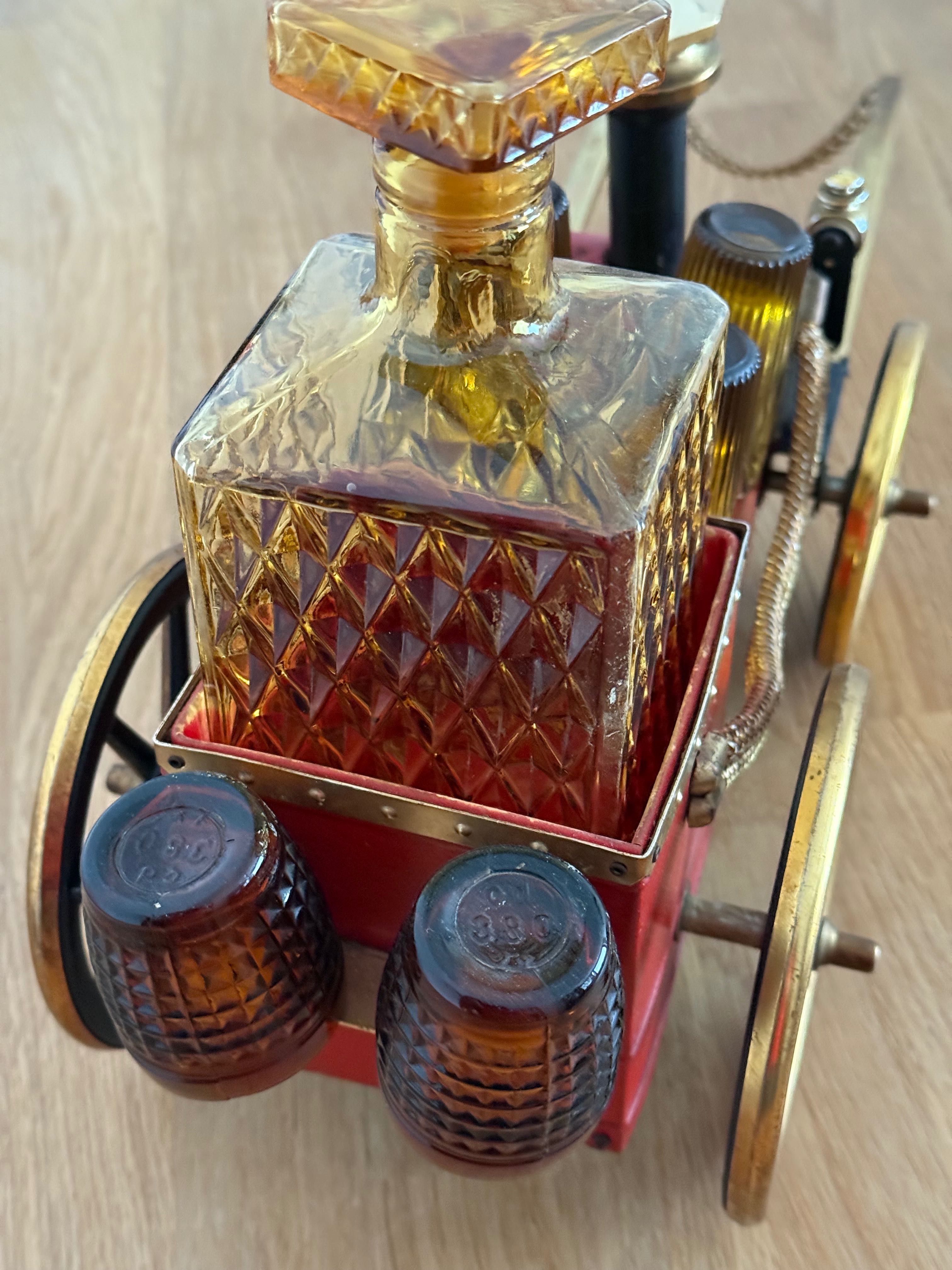 wóz strażacki z karafką 0,5L i kieliszkami. Vintage 60'  rarytas
