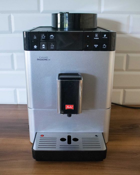 Ekspres ciśnieniowy do kawy Melitta Caffeo Passione OT F53/1-101
