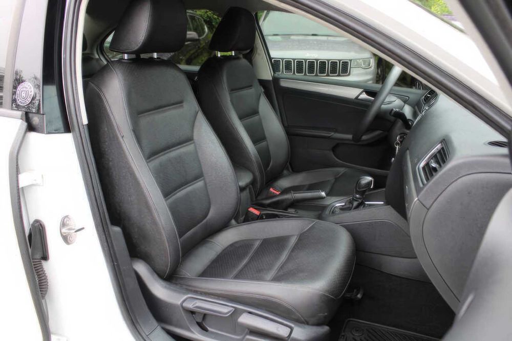 Volkswagen Jetta      2018