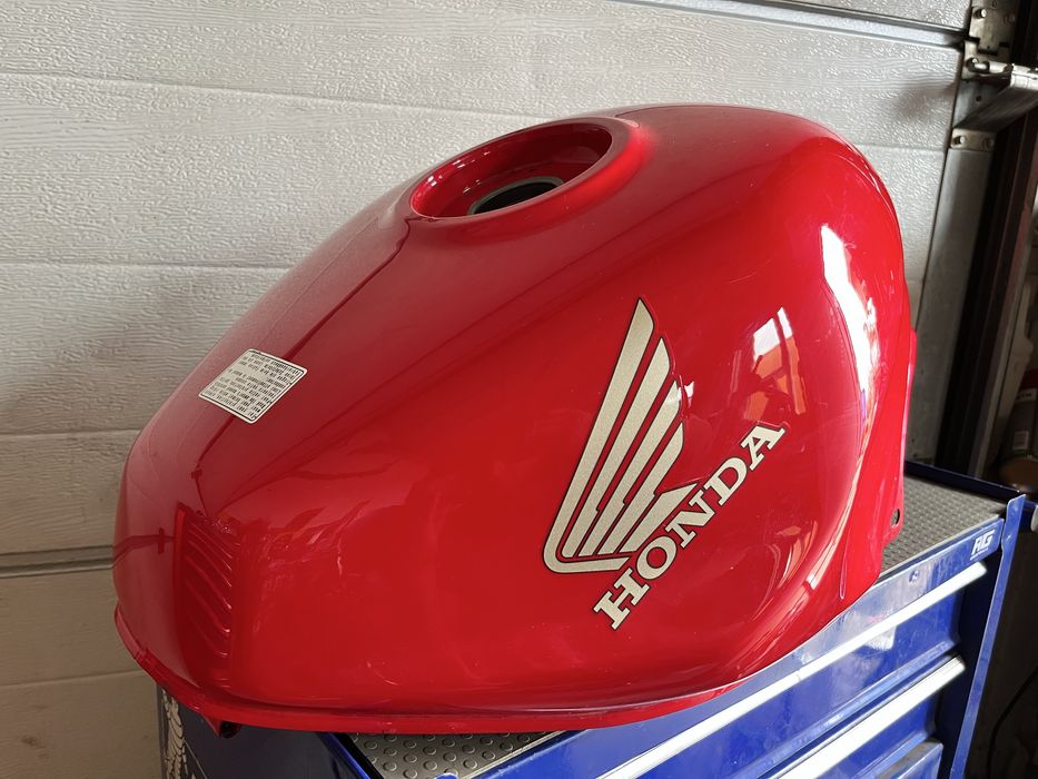 Zbiornik paliwa bak  honda vfr 750  rc 36