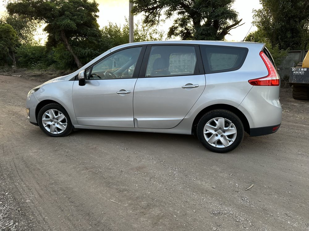 renault grand scenic 7 мест