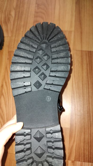 Ботинки зимние женские р.37