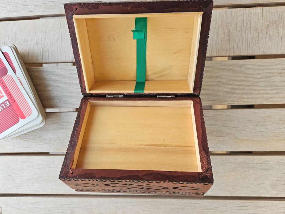 Stara drewniana szkatułka góralska na 2 talie kart