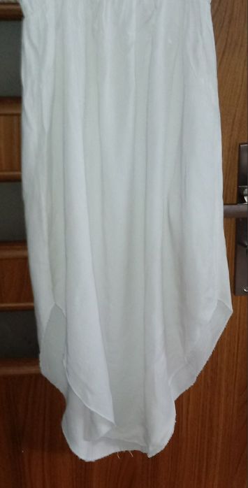 Letnie sukienki  biala i czerwona 34-36