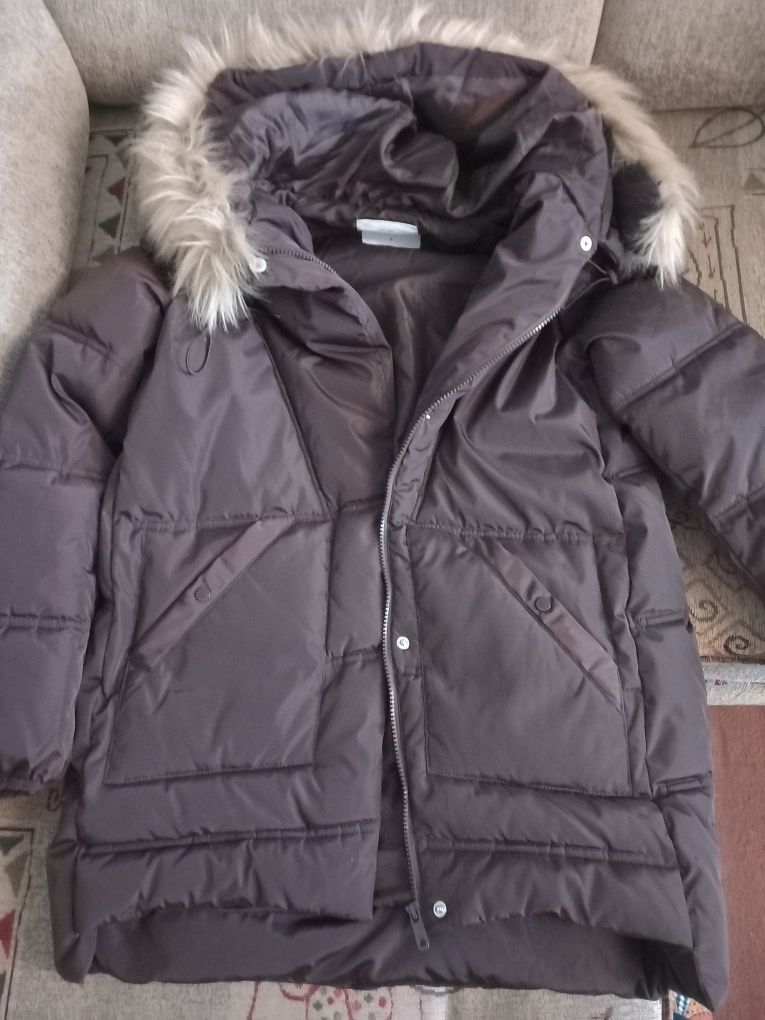 Зимова куртка продається