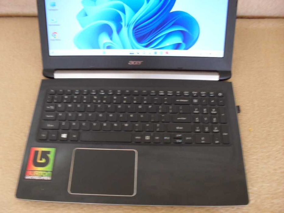 Acer i5 -7200U/ 8GB / 256 GB SSD/ 1T HDD / GoForce940MX