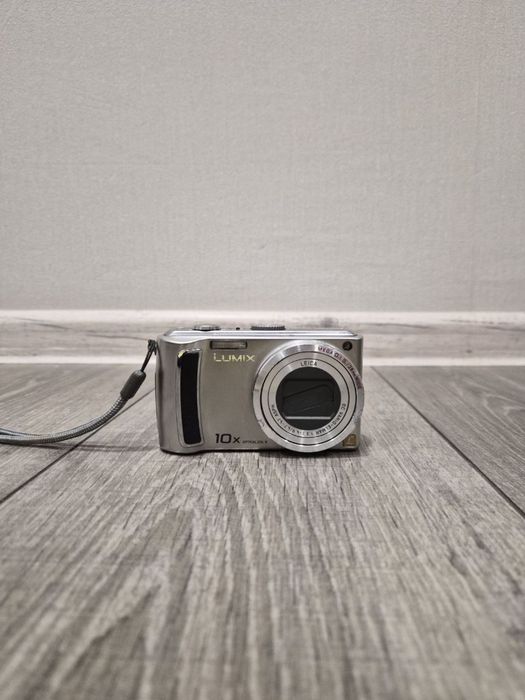 Panasonic Lumix DMC-TZ4 вінтажна мильниця.
