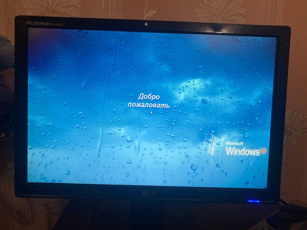 Продам монитор Flatron w1942s