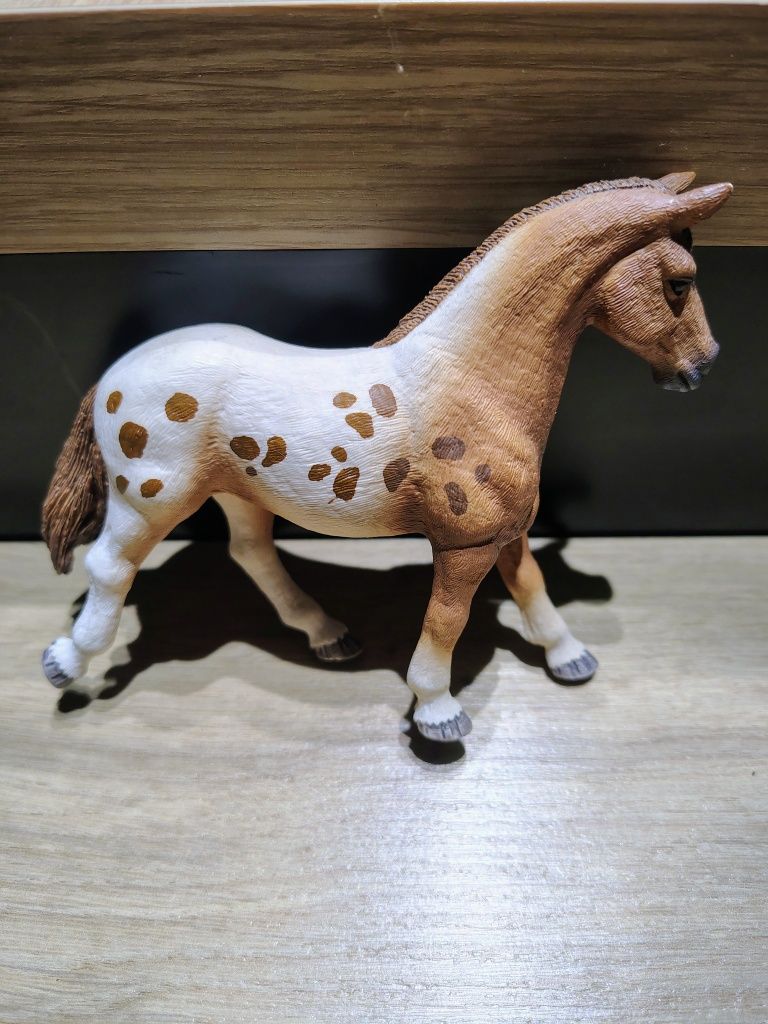 Schleich konik łaciaty 2
