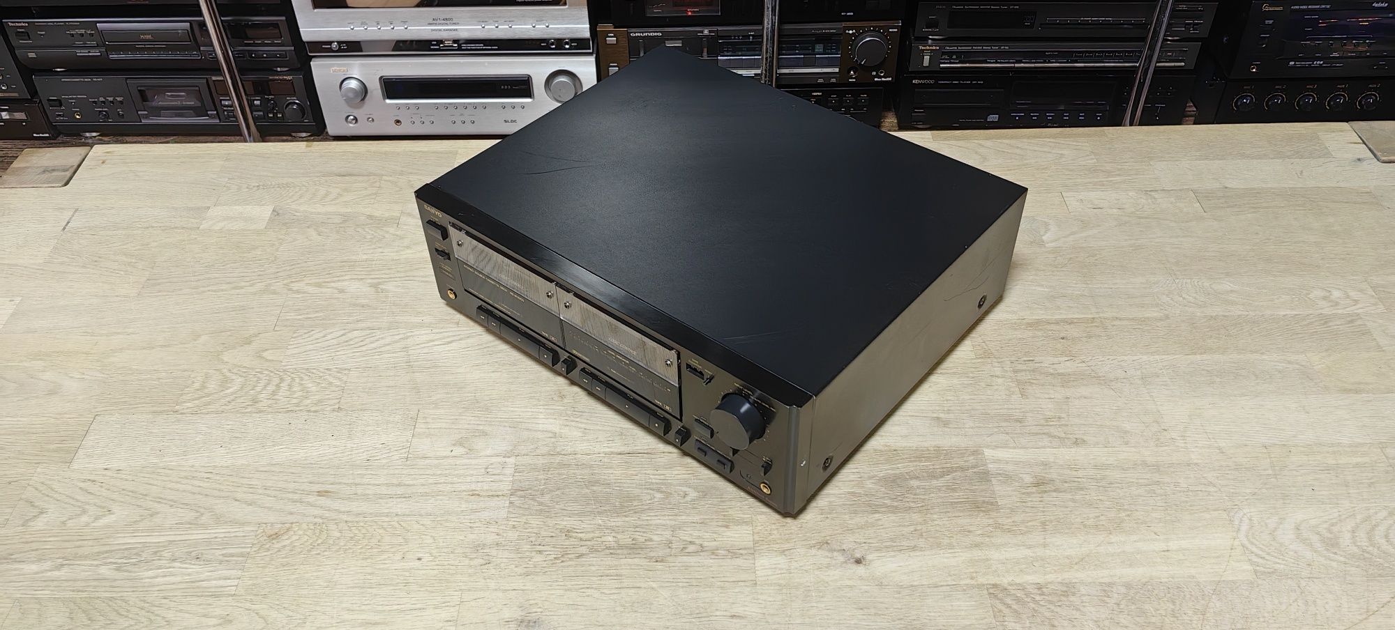 Касетний програвач Sanyo RDW 8300