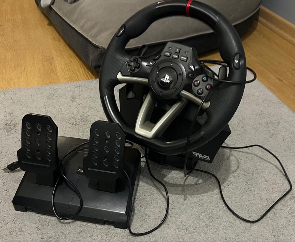 Playstation 4  e Volante com pedais