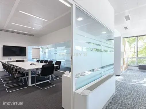 Escritórios no Lagoas Park | Desde 419 € par 2 pessoas | Variadas opçõ