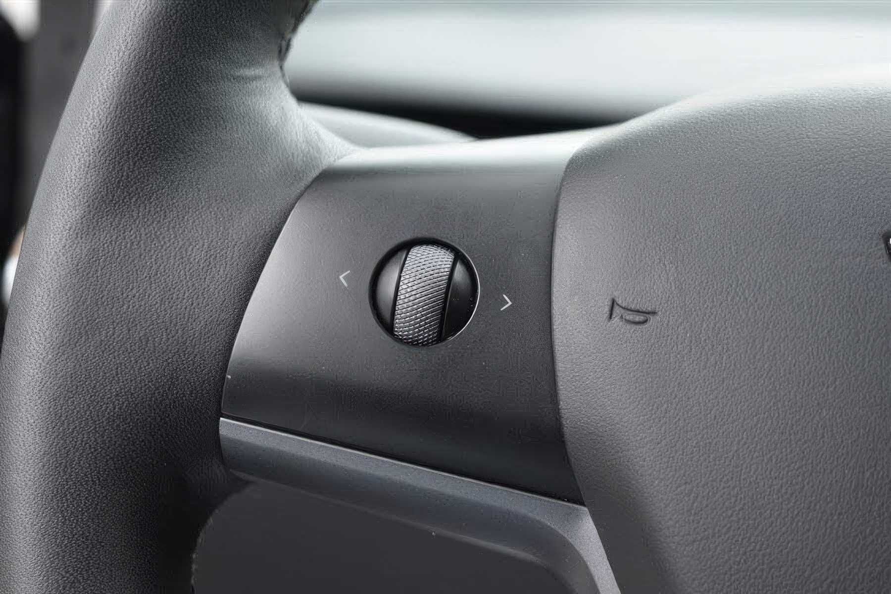 Tesla Model 3  2023