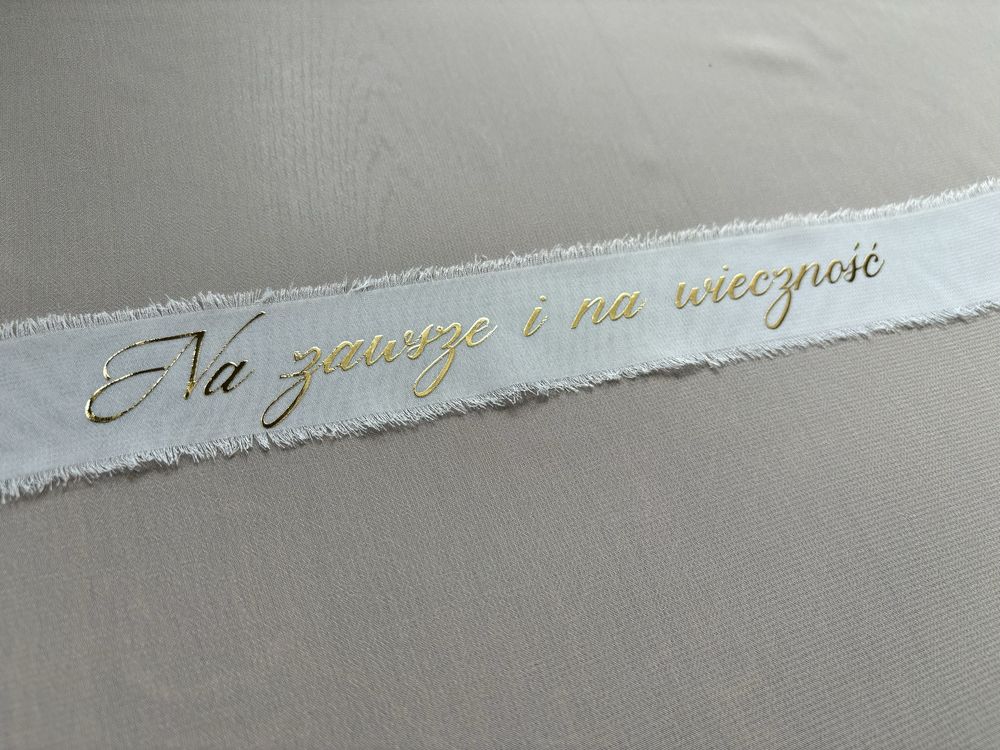 Ręcznie rwana szyfonowa wstążka ślubna do bukietu