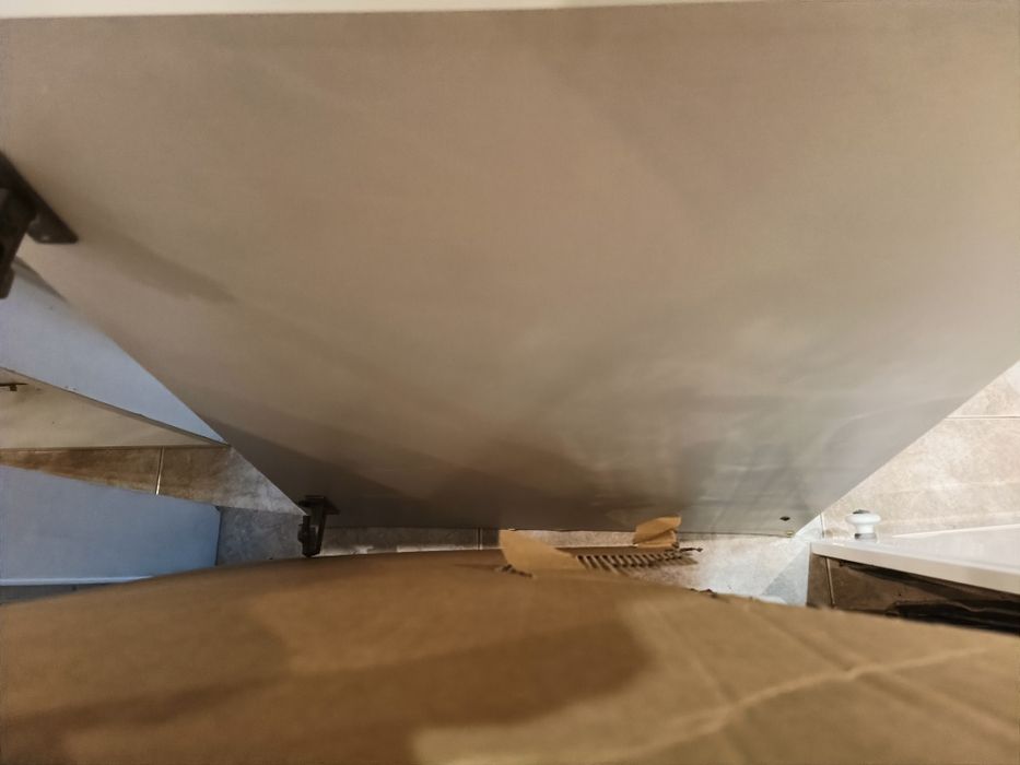 Portas e gavetas de cozinha.