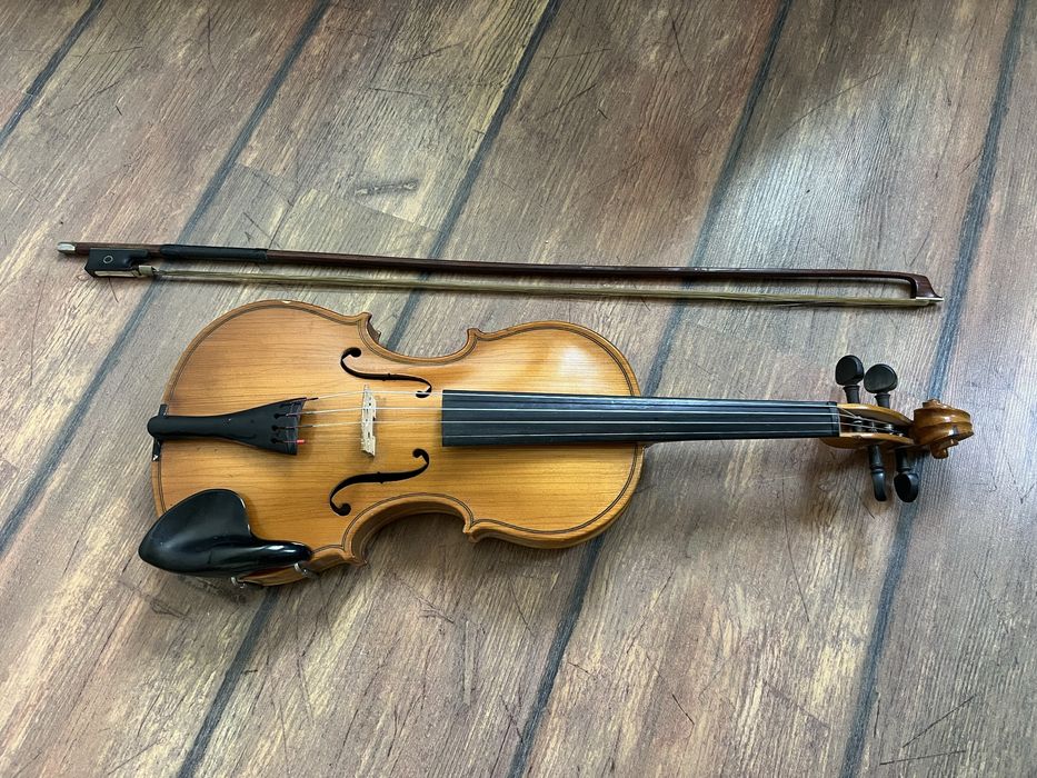 Skrzypce F. Instrumentów lutniczych stare używane 3/4