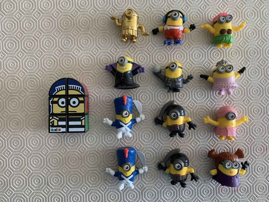Vendo lote de bonecos Minimos