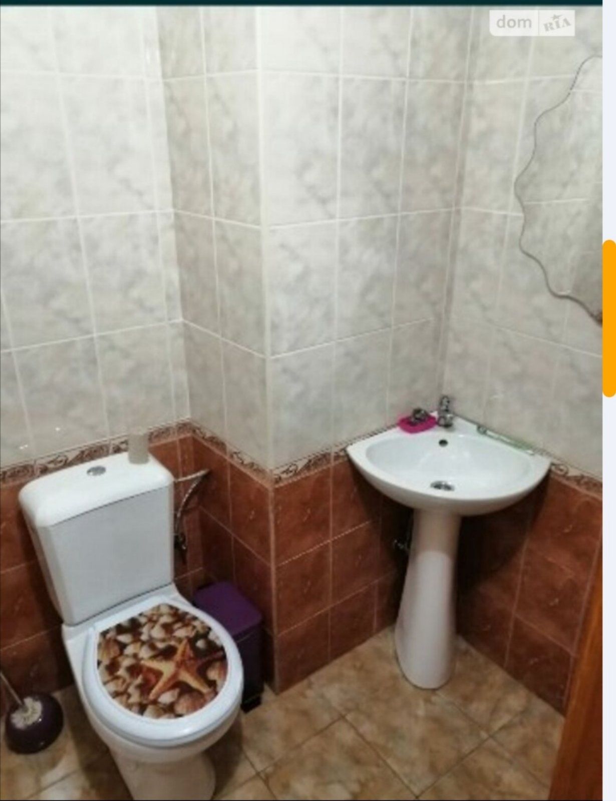 Напротив озера, широкий участок цент села Зазимье