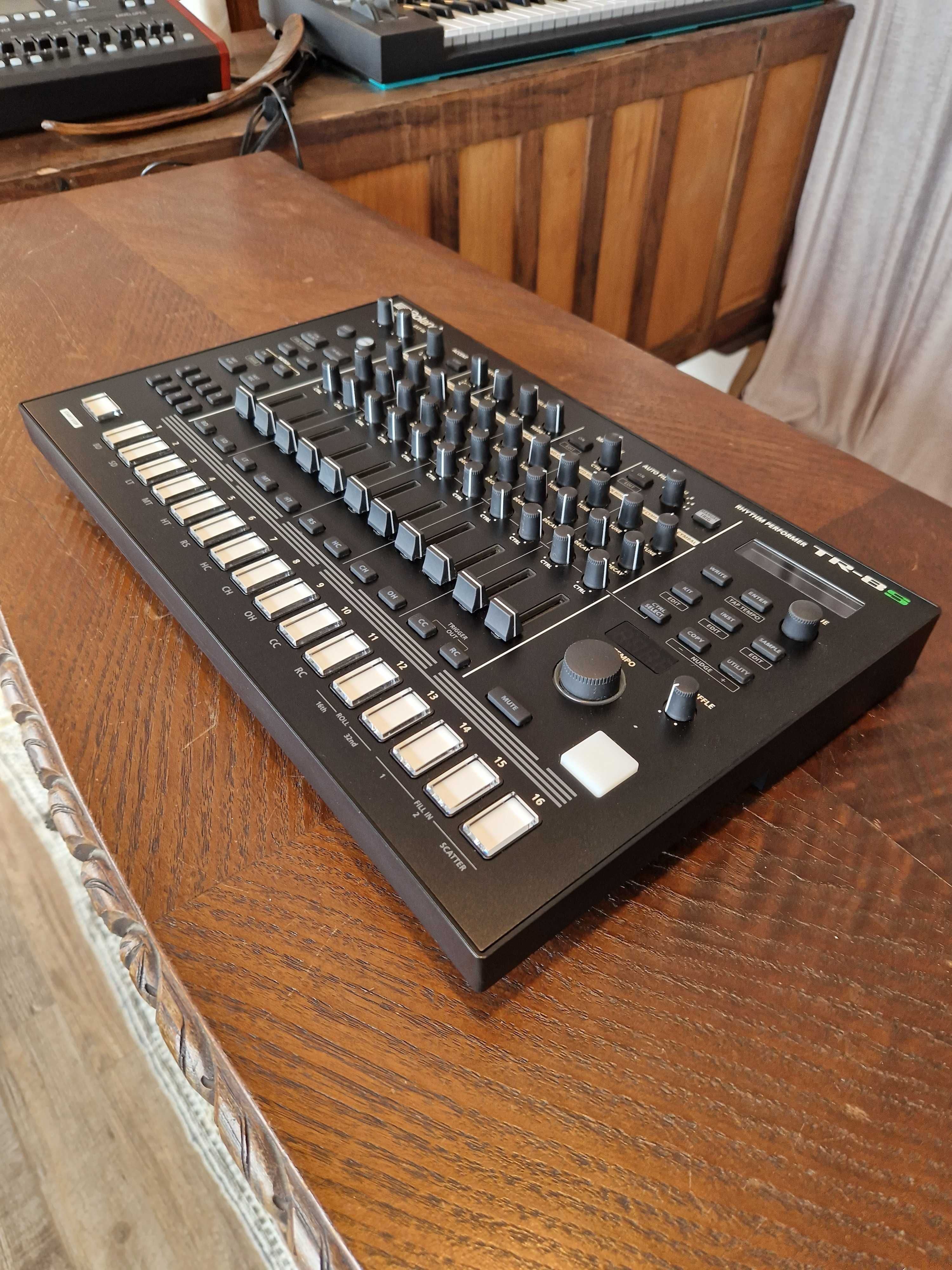 Roland TR-8S AIRA