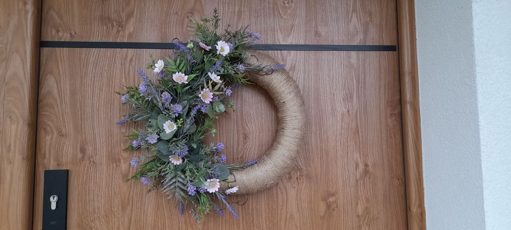 Wianki na drzwi i wianuszki na głowę