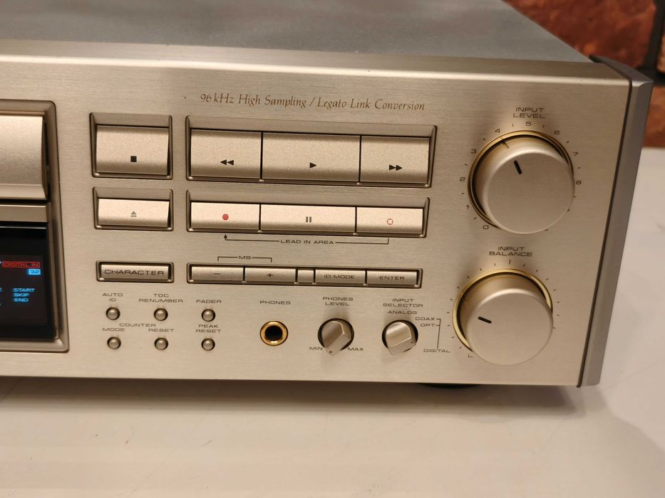 Flagowy magnetofon DAT PIONEER D-07 ! Hi-END