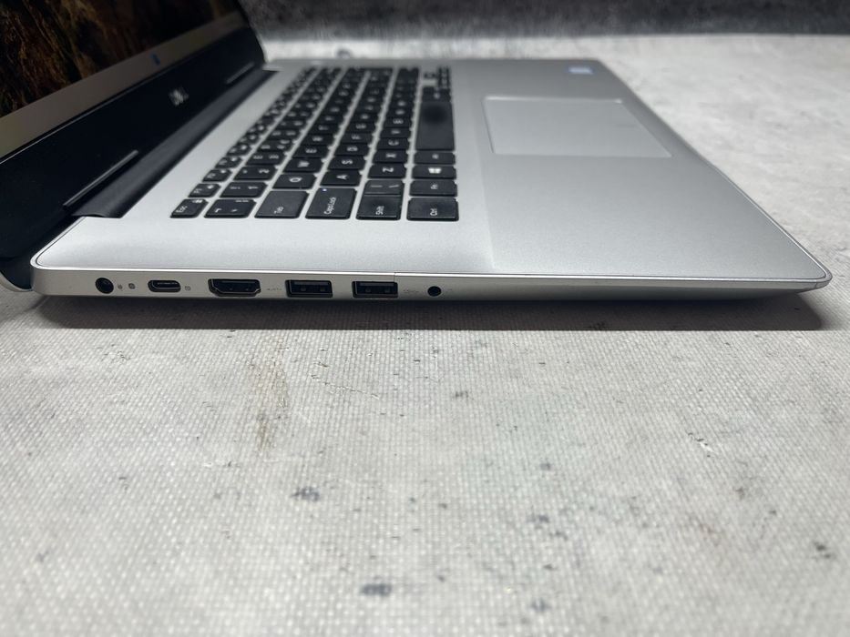 Dell Inspiron 5580 / INTEL i5-8265U / 8GB DDR4 / 256GB SSD / 15” FHD