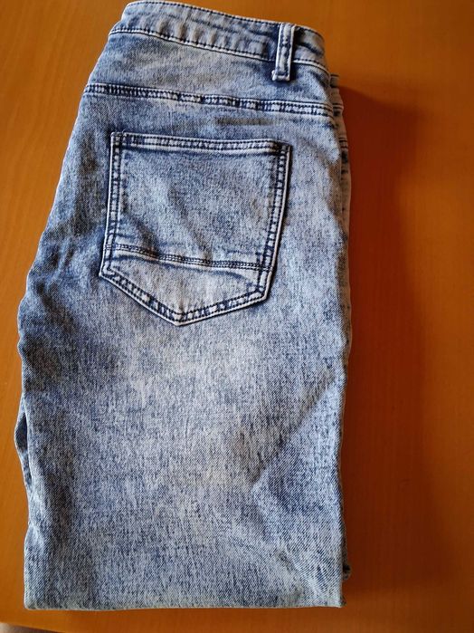 Jeans em bom estado