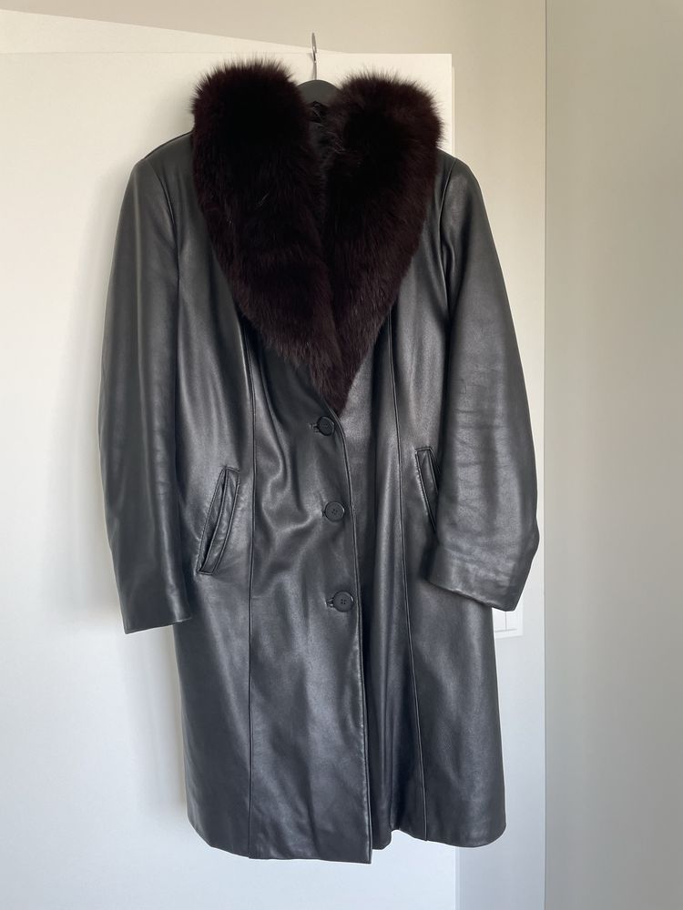 Skórzany płaszcz z naturalnym futrem - L/XL