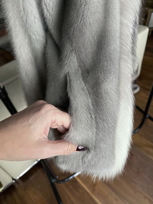 Полушубок голубая норка, воротник писец. Италия.