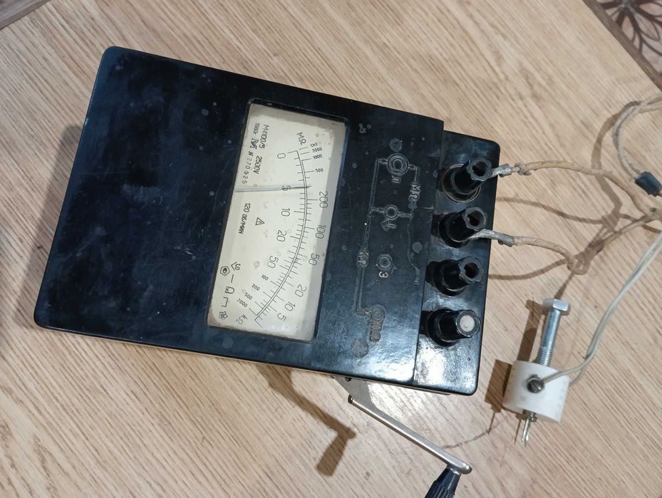 Продам мегаомметр М4100/5 измеритель влажности древесины