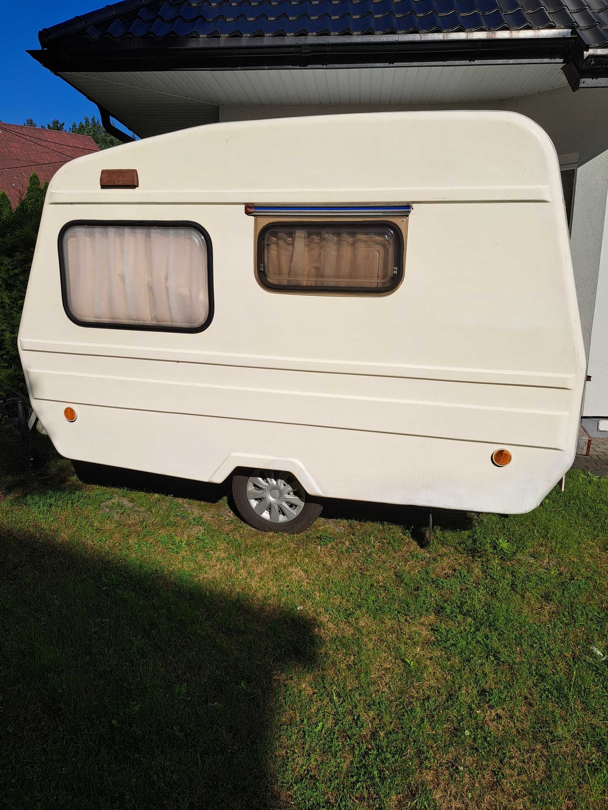 Sprzedam przyczepę NIEWIADÓW N126N + przedsionek + pokrowiec + hamak