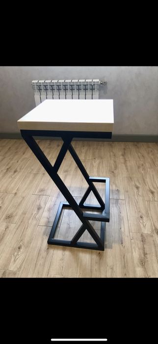 Продам комплект в стилі Лофт(барний стіл, стільці)