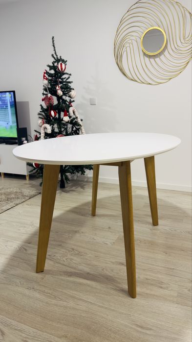 Vendo mesa arredondada madeira branco NOVA