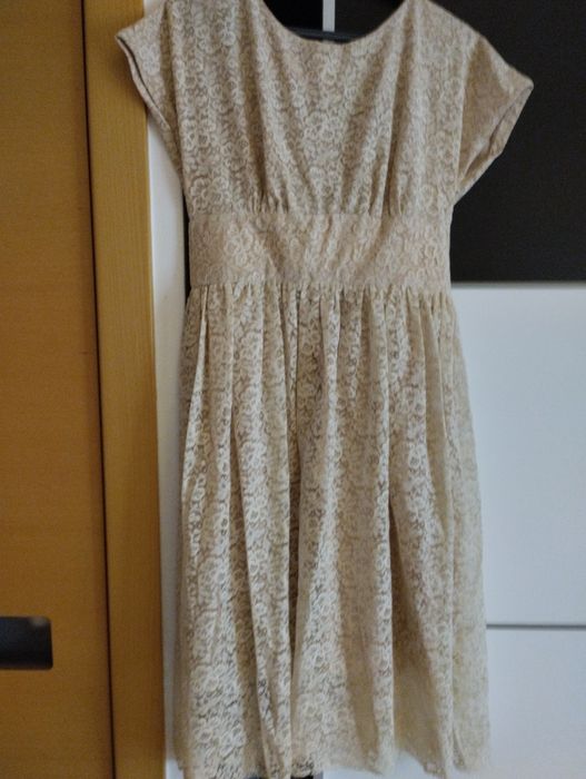 Vestido vintage em cor creme