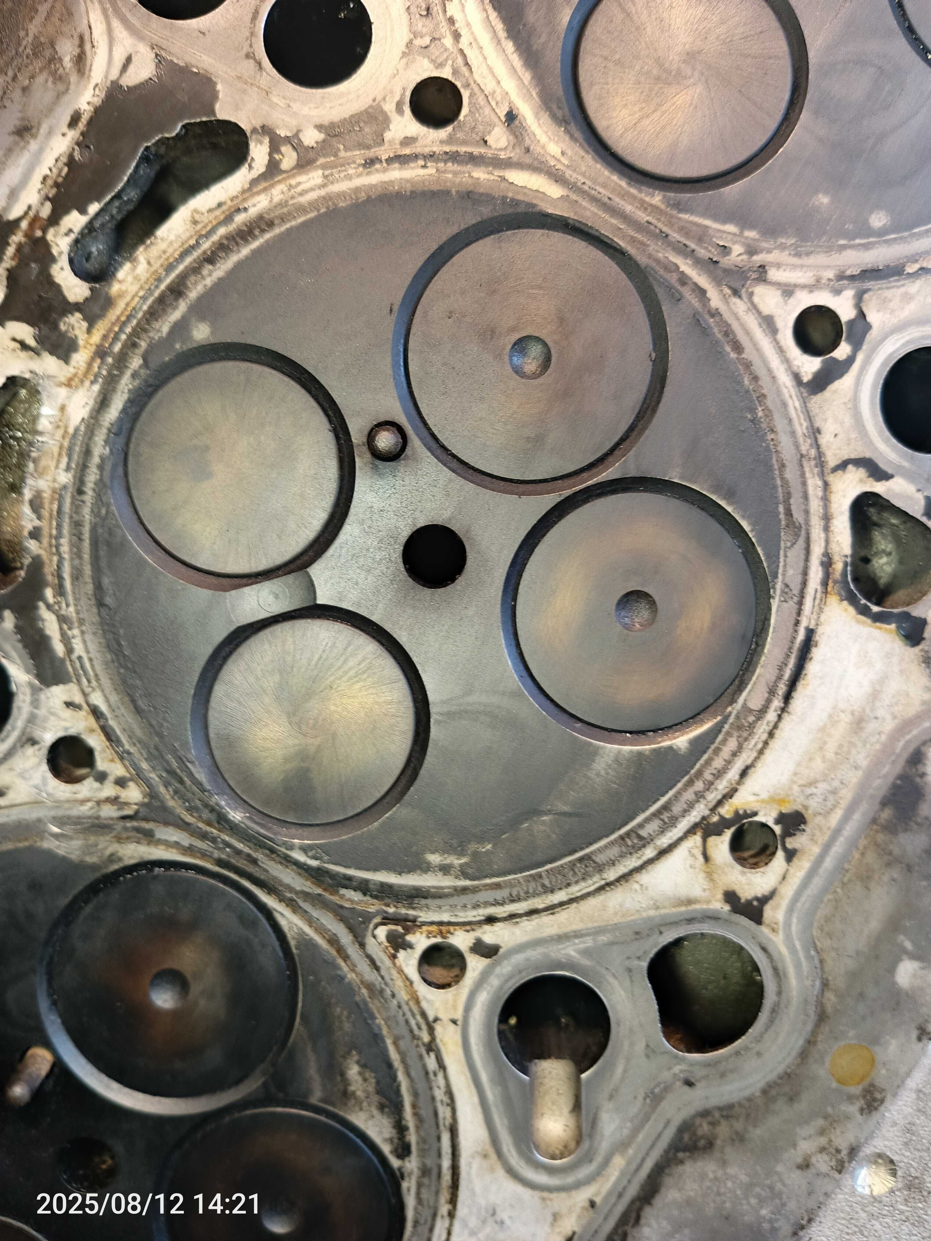 двигатель 2,0TDI AZV BKD по запчастям 038105021AB