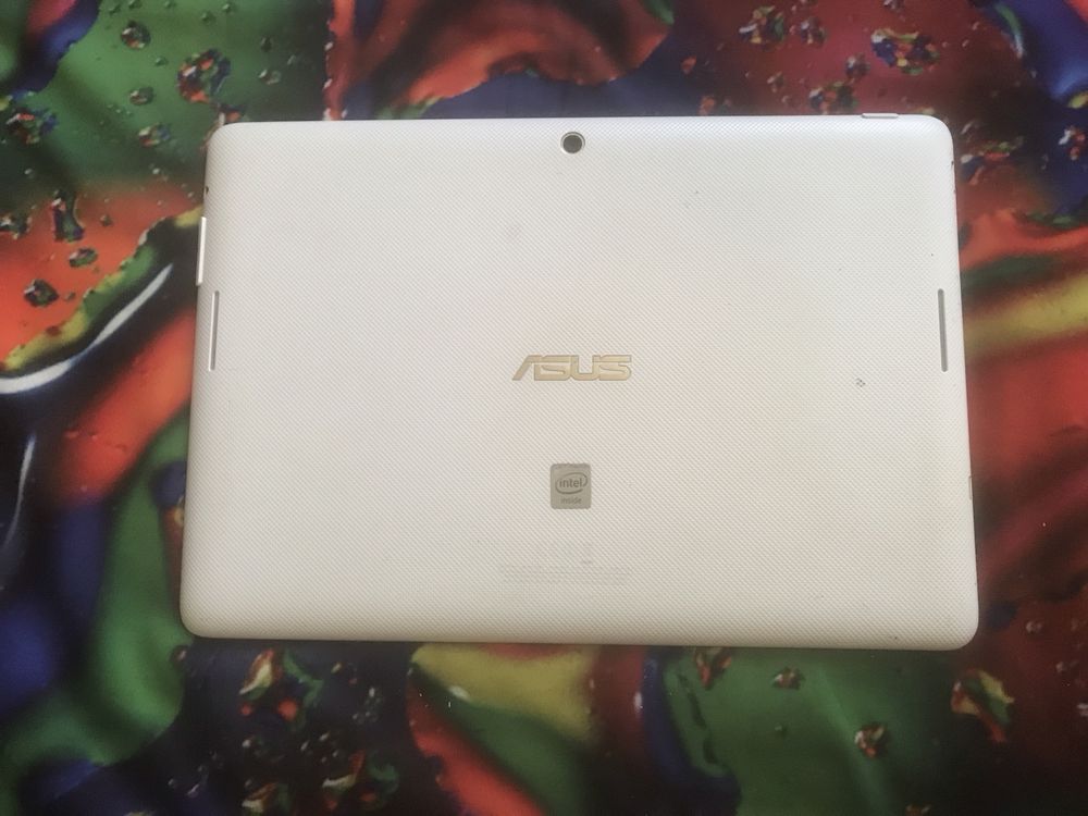 Asus Memo Pad FHD 10. Экран 10.1 дюйма, память 2/32gb. Сост. отличное