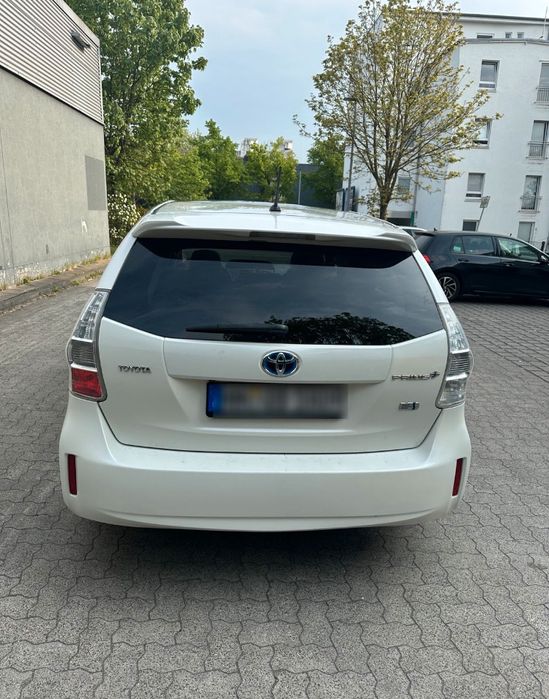 2013r Toyota Prius + plus z niemiec 189 tys km 7 osób