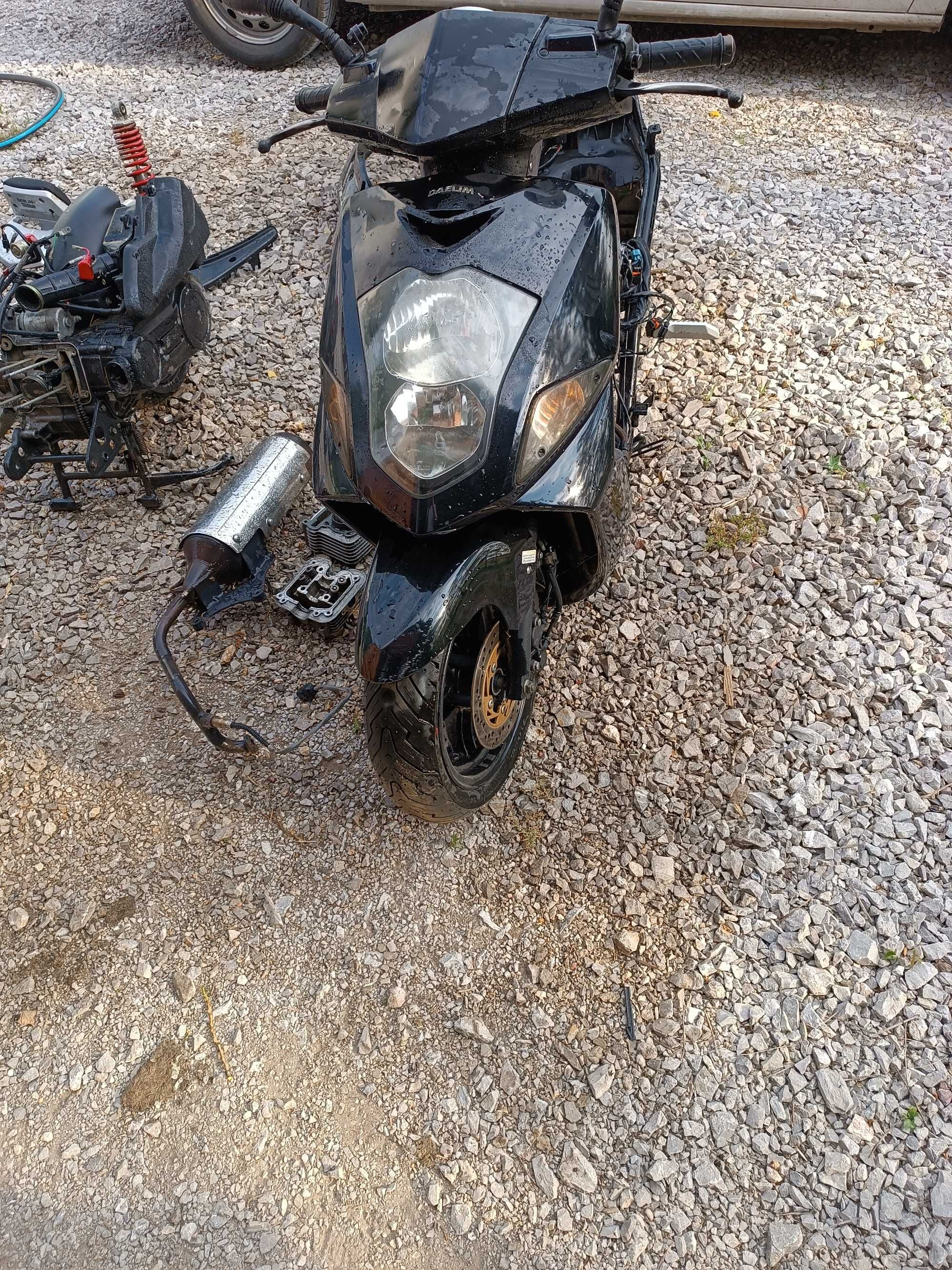 Skuter Daelim Otello F1 125 na części