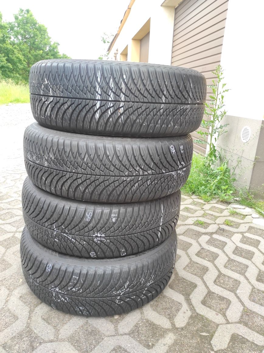 Yokohama 215/60/17 100v XL bluearth 4s AW21