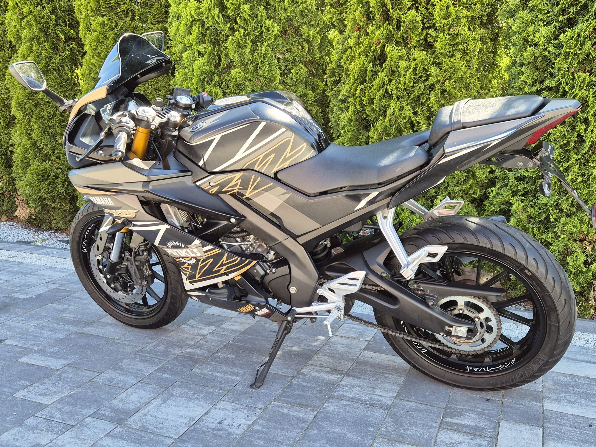 Yamaha YZF r 125 AKRAPOVIC 2020 Kat B a1