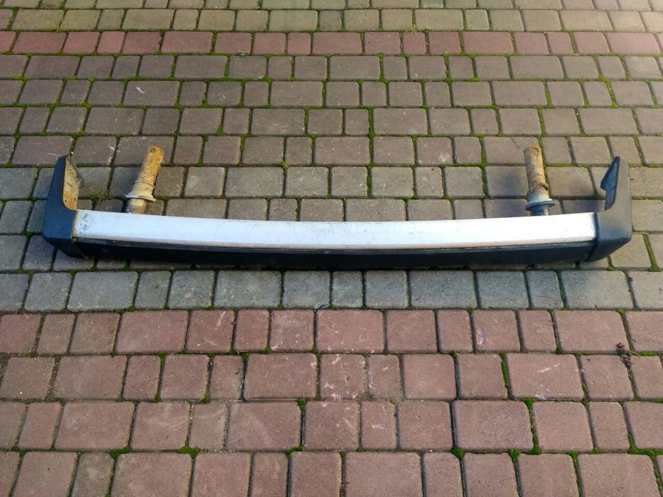 Задній бампер на ниву нива 2121 21213 21214 2131 у зборі з трубами б/у