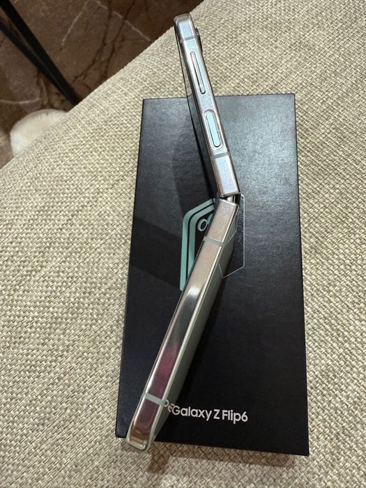 Samsung galaxy z Flip 6