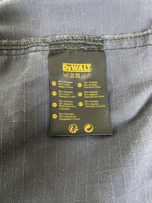 Продам робочі шорти DeWalt