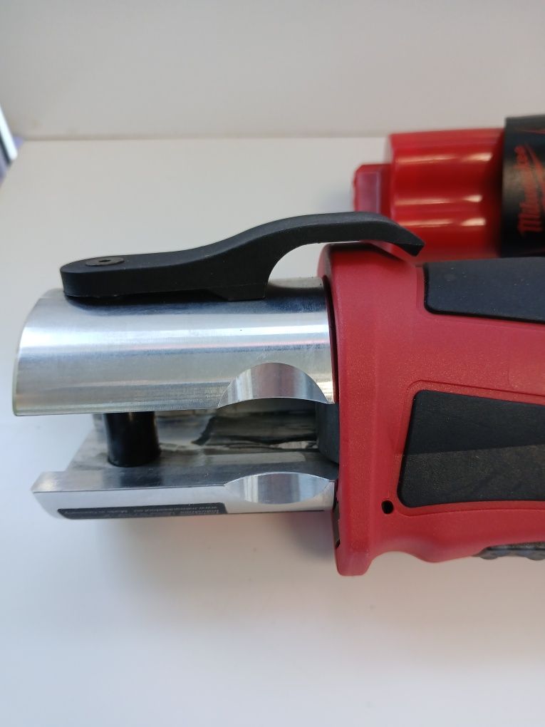 Milwaukee  M12 HPT zaciskarka do rur.