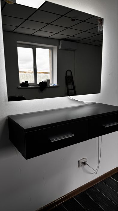 Дзеркало з підсвіткою