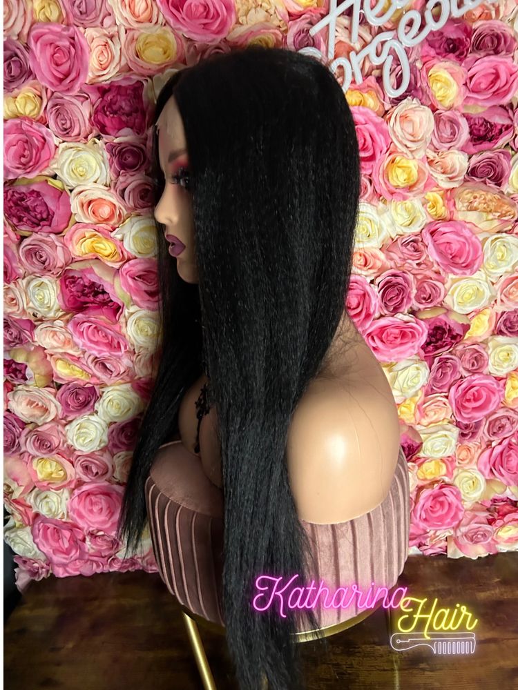 Peruka ciemna na siatce lace front karbowana wig