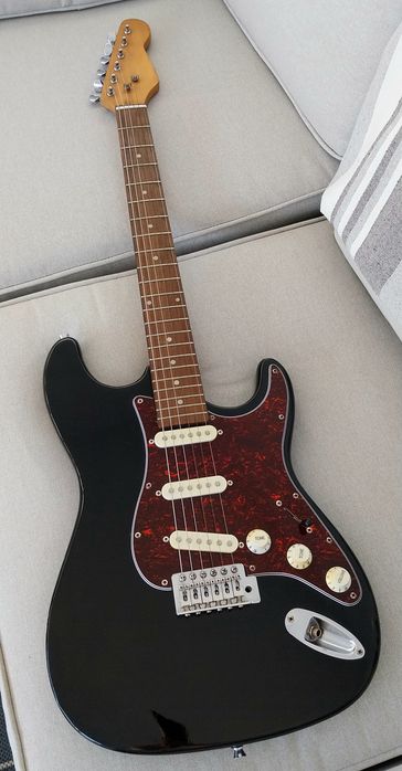 Guitarra Stratocaster e.Zipy
