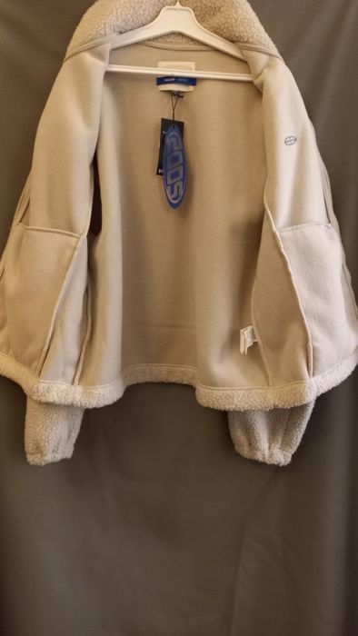 Толстовка,новая.Размер S