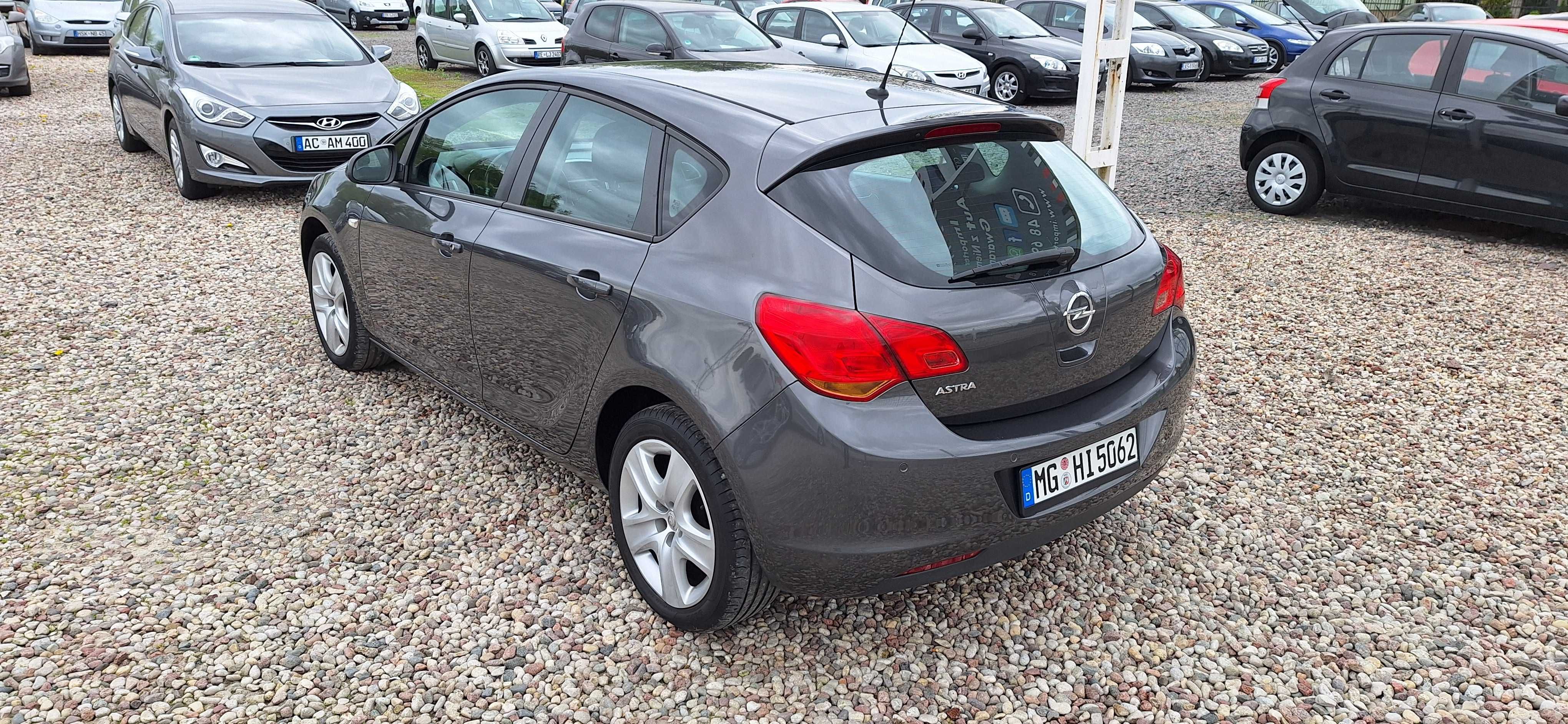 Opel Astra 2010r. 1.6 Benzyna Ecotec 116KM Serwis Zadbana